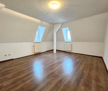 Neues Zuhause. Dachgeschosswohnung zum Einziehen und Wohlfühlen! - Photo 3