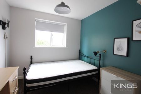 5 bedroom terraced house to rent - Photo 4