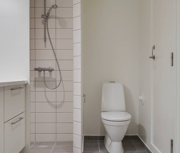 Moderne og lys lejlighed - Photo 3