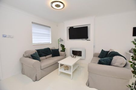 2 bedroom semi-detached house to rent - Photo 2