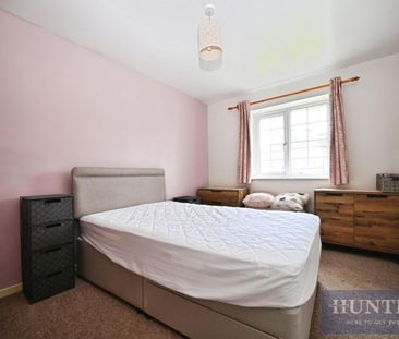 1 bedroom Flat To Let - Photo 3