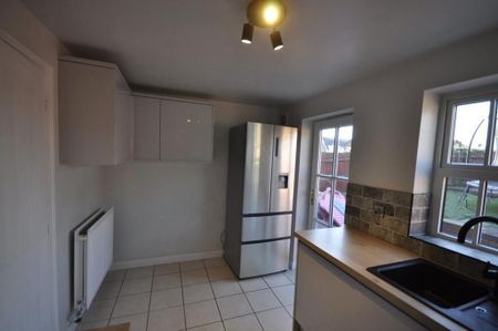 2 bedroom terraced house to rent - Photo 5