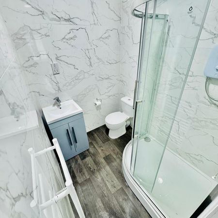 2 bedroom flat to rent - Photo 4