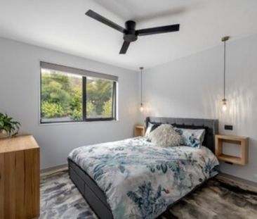 5 Lawrance Grove, - Photo 4