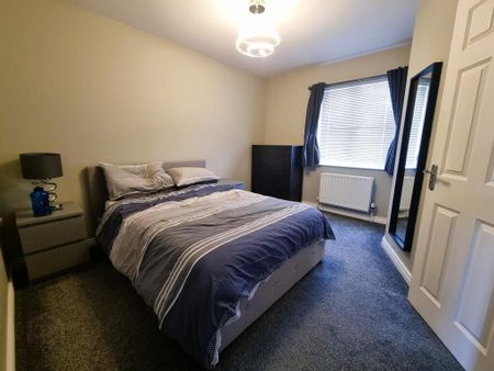 6 Lady Wallace Walk, Lisburn, BT28 3GY - Photo 3