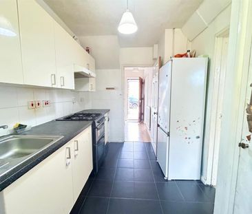 2 Bedroom House To Let - Photo 4
