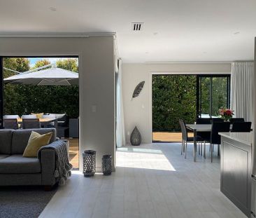 Spacious 5BR Hobsonville Haven - Photo 5