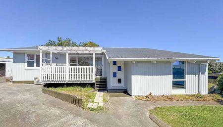 CASTLECLIFF - 4 BEDROOMS - Photo 2