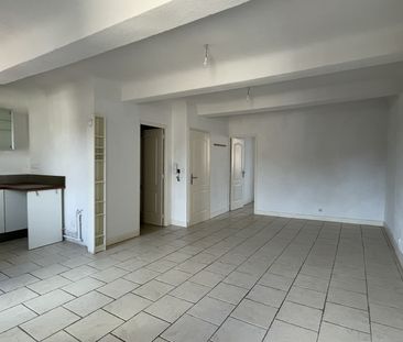 A LOUER COTIGNAC CENTRE VILLAGE APPARTEMENT 2 PIECES 43M² LUMINEUX, CUISINE EQUIPEE - Photo 3