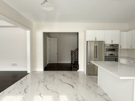 For Lease - 33 Cecil Saunders Drive, Georgina, Ontario - Photo 4