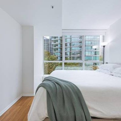 Chic One Bedroom in Downtown Vancouver- Coal Harbour - Photo 1