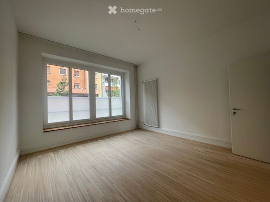 Charmante 2.5 Zimmer-Wohnung im Altbau an der Hönggerstrasse, Zürich 8037 - Photo 1