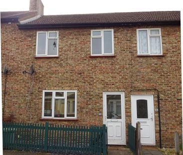 3 bedroom terraced house to rent - Photo 2