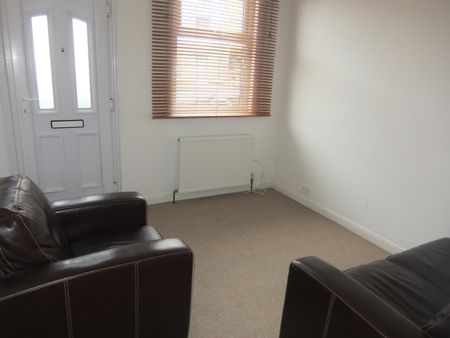 Blenheim Gardens, Reading, RG1 5QJ - Photo 2