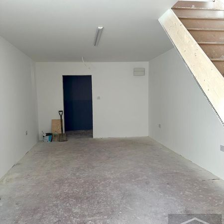 Mixed use to rent - Photo 3