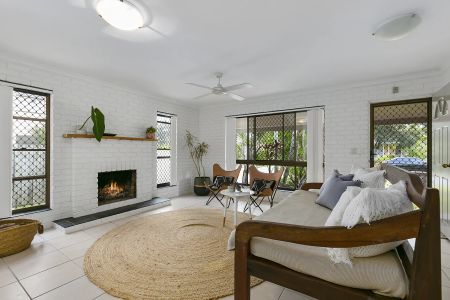 Desirable Family Home - Photo 3