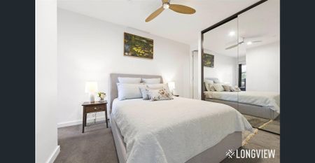 Spaciously Charming - Photo 2