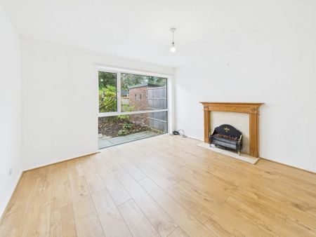 4 bedroom end of terrace house to rent - Photo 2