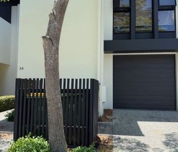 3 Bedroom Townhouse in The Glades Estate - Photo 3