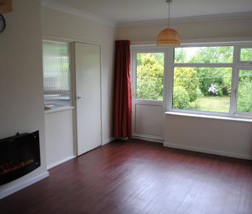 2 bedroom semi-detached bungalow to rent - Photo 4