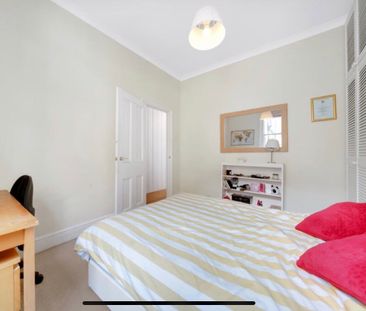 1 Bed Flat, London, SW8 - Photo 5