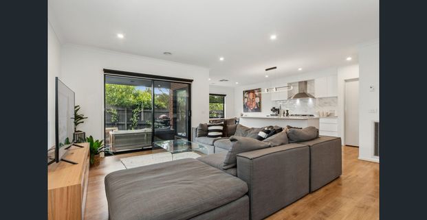 4 Bedroom + Study Family Home – Modern and Spacious - Photo 1