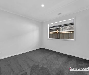 MODERN 4-BEDROOM HOME! - Photo 3