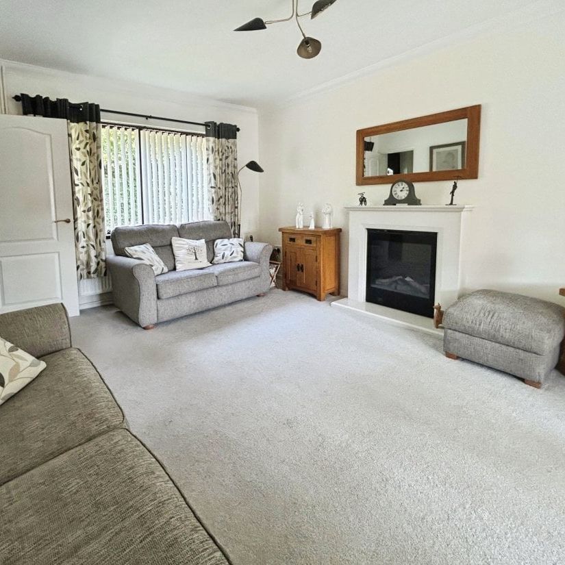 Cwrt Ty Mawr, Caerphilly - Photo 1