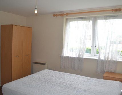 Two bedroom ground floor apartment - Siloam Place - Photo 3