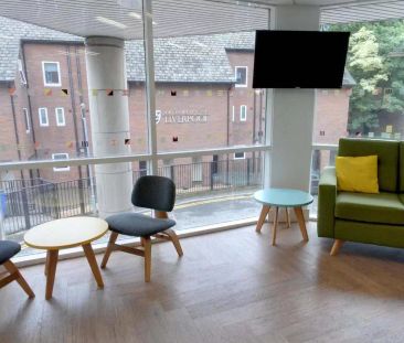 Extra Large Standard Single Ensuite - Photo 3