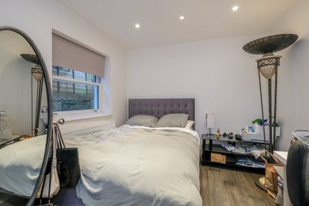 3 bedroom flat to rent - Photo 3