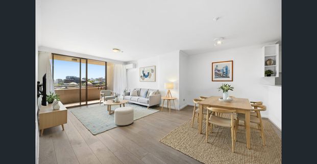 Modern unfurnished apartment with balcony & parking - Photo 1