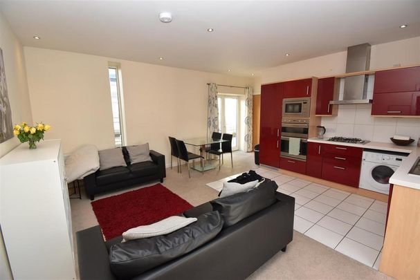 3 bedroom flat to rent - Photo 1