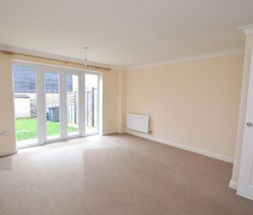 2 bedroom terraced house to rent - Photo 1