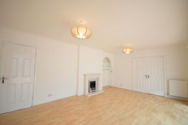 4 bedroom detached bungalow to rent - Photo 1