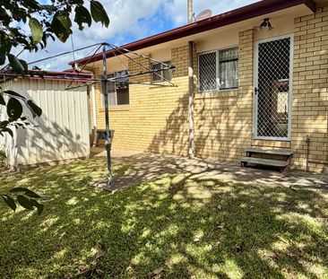 Affordable, Convenient + a little Retro - Neat 2 Bedroom Unit with ... - Photo 6