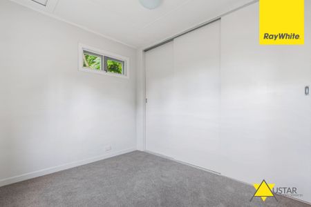 Two Bedroom and One Bathroom in Titirangi! Lawns and Gardens Included! - Photo 3