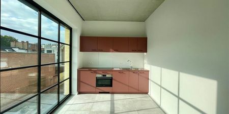 Appartement te huur in Antwerpen voor € 810 met 1 slaapkamer - Photo 3