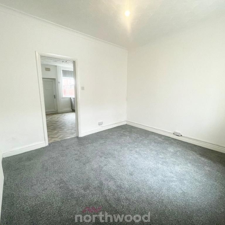 2 bedroom end of terrace house to rent - Photo 1