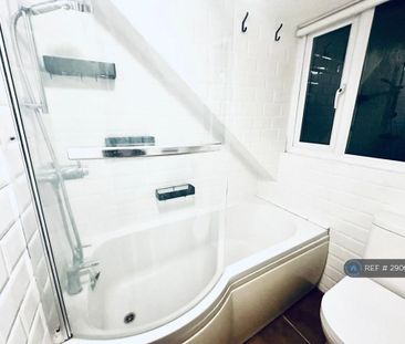 1 bedroom in a flat share to rent - Photo 6