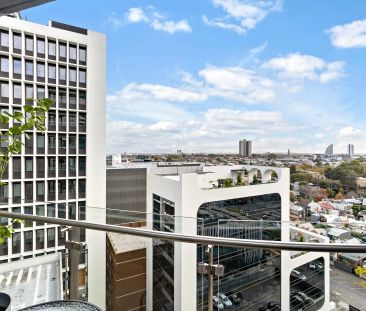 FULLY FURNISHED - GREAT LOCATION! - Photo 1