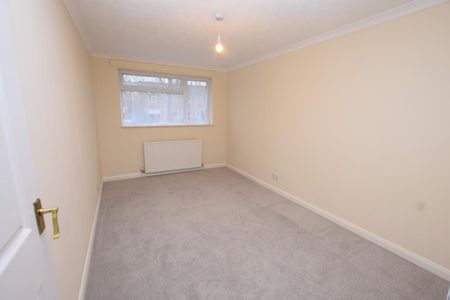 5 bedroom semi-detached house to rent - Photo 4