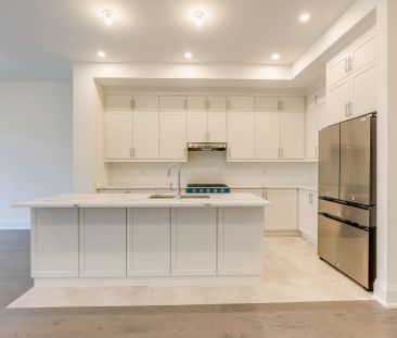 For Lease - 3319 Taha Gardens, Oakville, Ontario - Photo 6