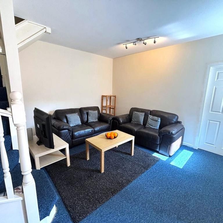 3 bedroom house share to rent - Photo 1