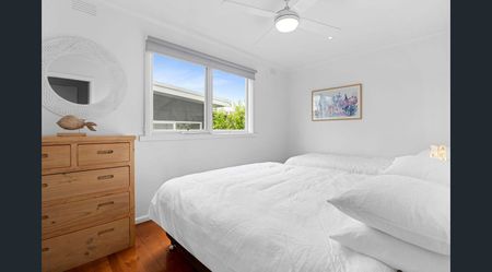 Large Home by the Beach! (Can be partly furnished by request) - Photo 5