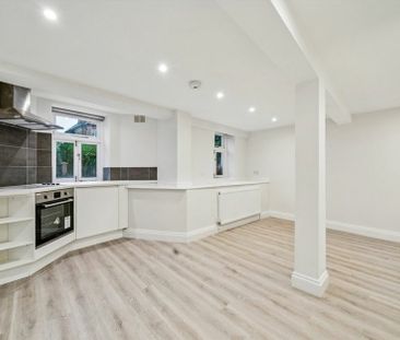 Thurlow Park Road - Photo 2