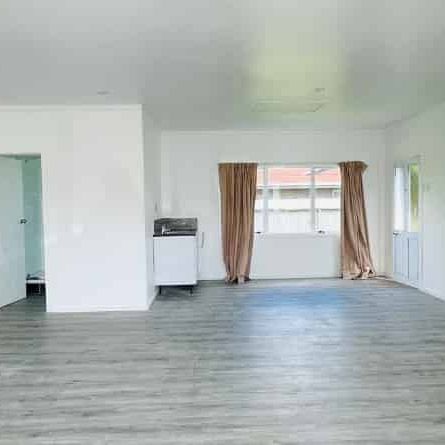 Spacious 5-Bedroom Character Home – 5 Albert Street, Papakur - Photo 1