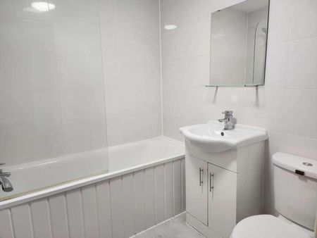 Chapel Street, Woking, GU21 - Photo 2