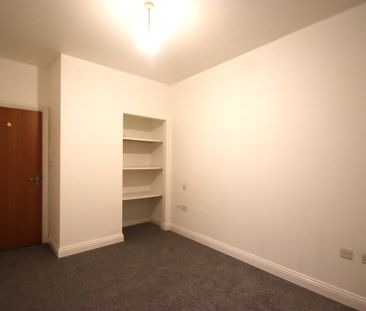 1 Bedroom Ground Floor Flat - Photo 4