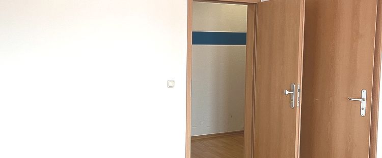 This could be the key to happiness! Small apartment available. - Photo 1